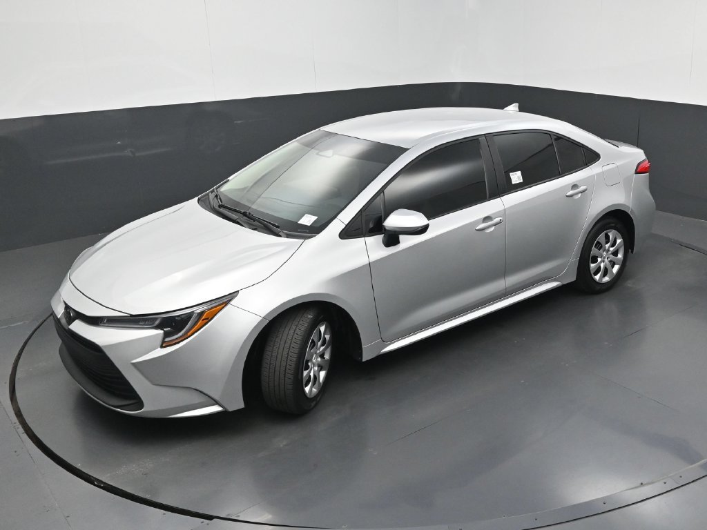 Used 2024 Toyota Corolla LE FWD image 31