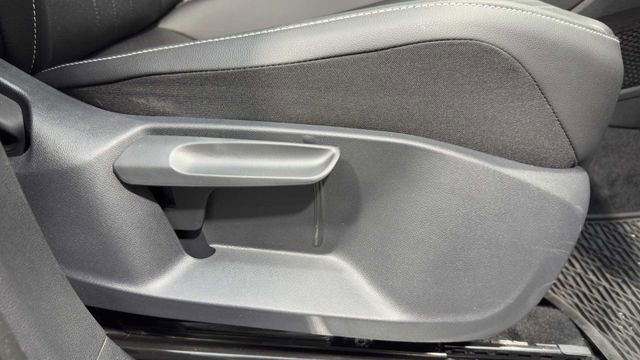 Used 2024 Volkswagen Tiguan SE R-Line image 13