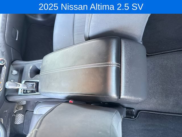 Used 2025 Nissan Altima 2.5 SV FWD image 24