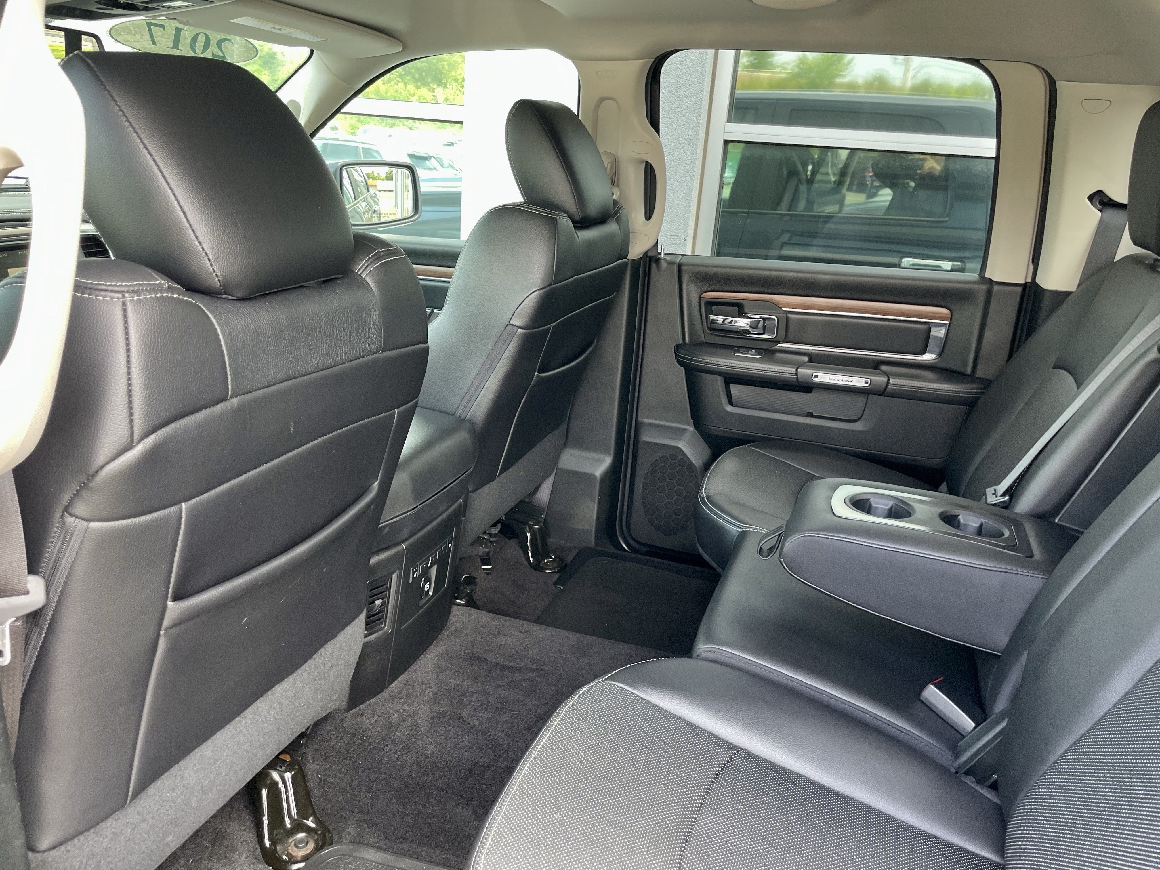 Used 2017 RAM 1500 Laramie w/ Convenience Group AWD/4WD image 29