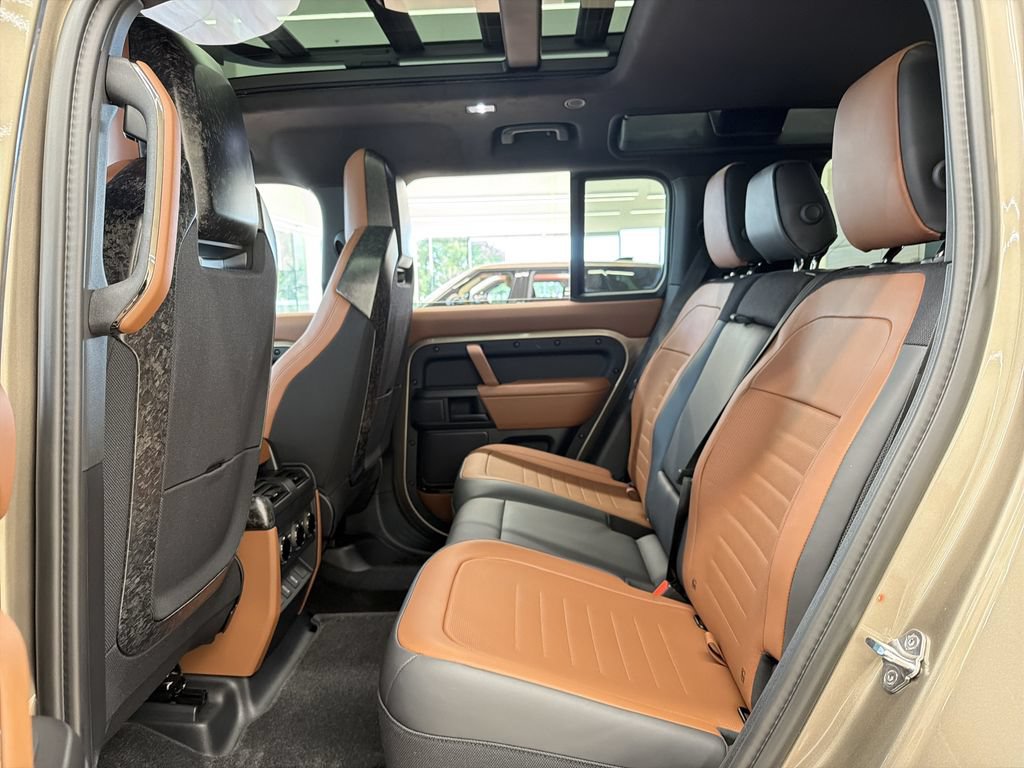New 2026 Land Rover Defender 110 OCTA AWD/4WD image 5