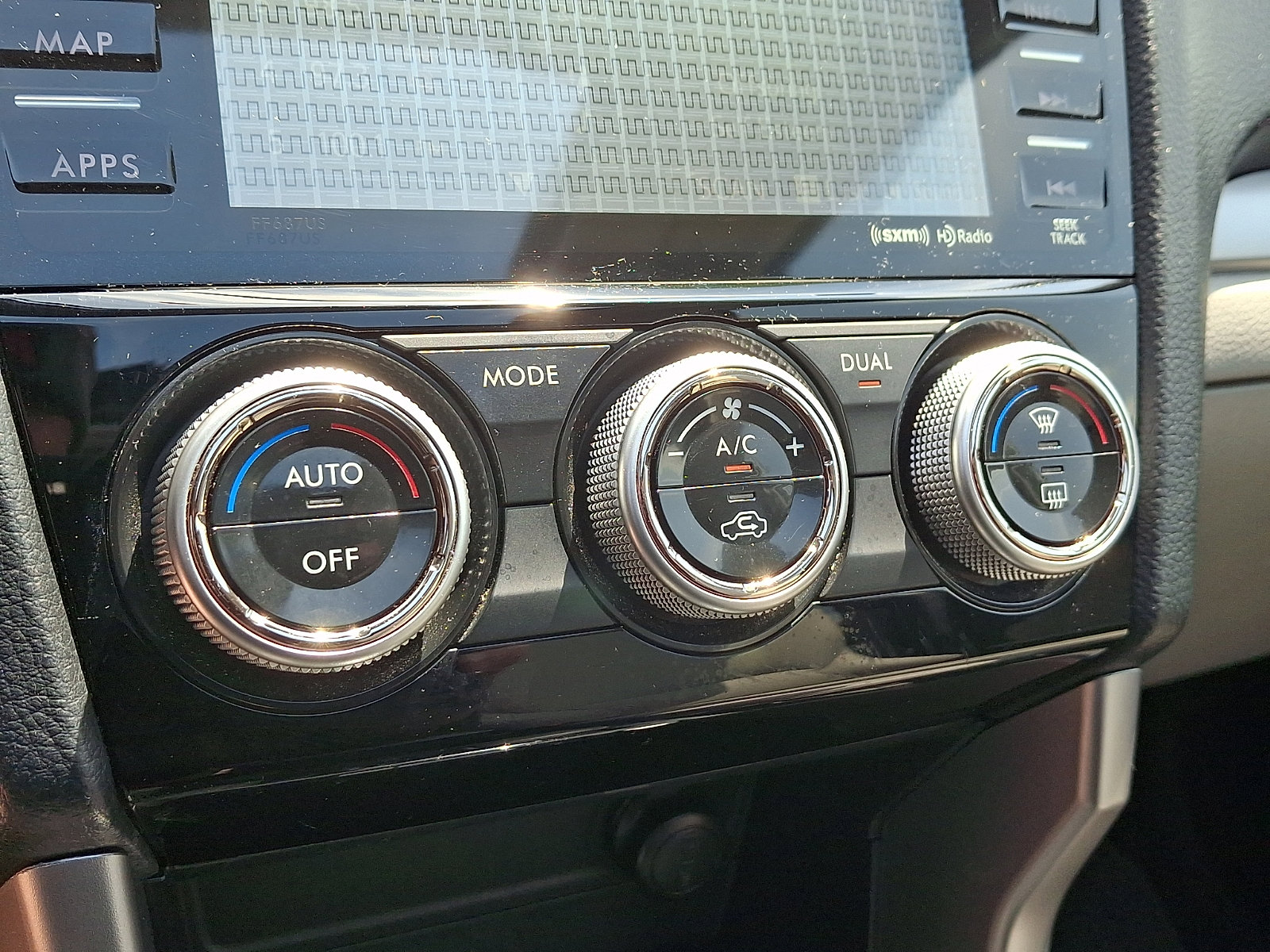 Used 2016 Subaru Forester 2.5i Touring w/ Eyesight & Navigation System AWD/4WD image 16