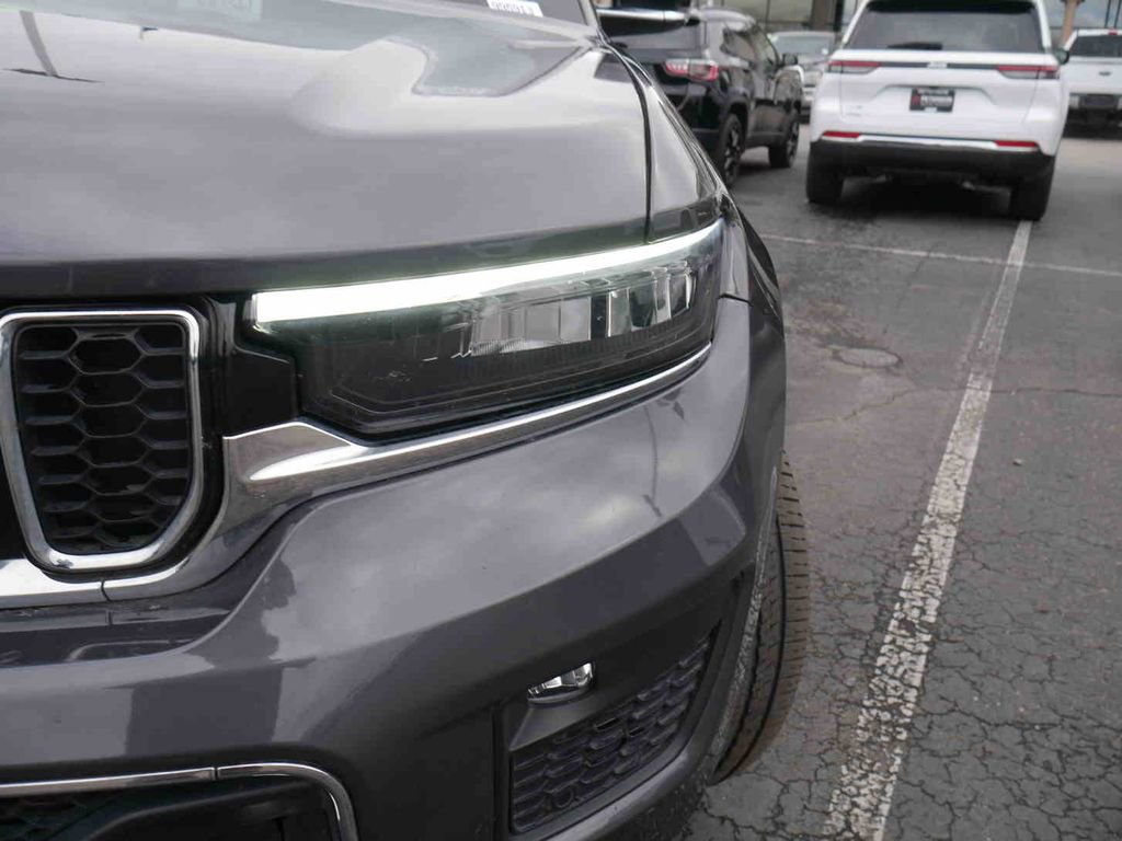 Used 2024 Jeep Grand Cherokee Overland image 22