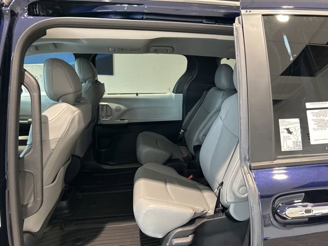 New 2026 Toyota Sienna XLE image 17