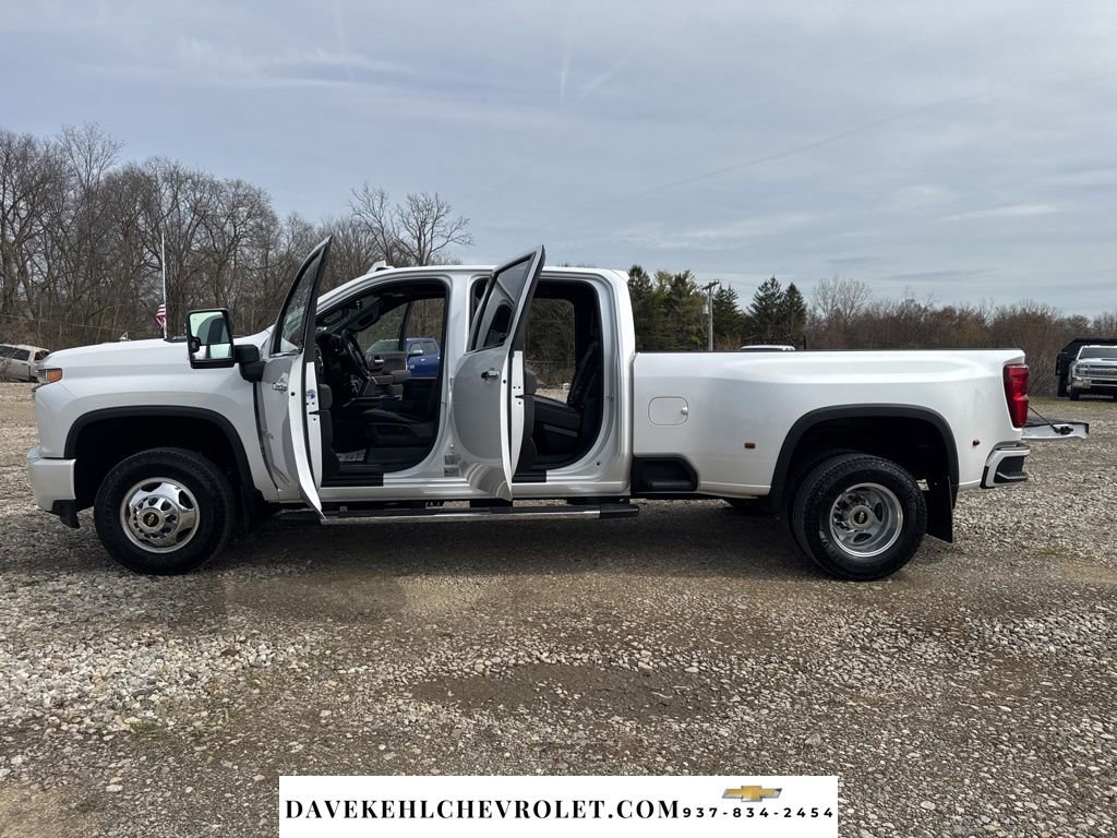 Used 2022 Chevrolet Silverado 3500 High Country w/ Safety Package II image 37