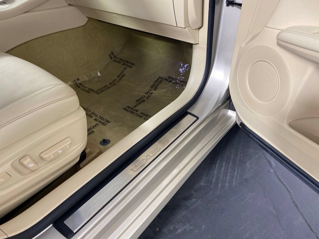 Used 2014 Lexus ES 350 w/ Luxury Package FWD image 32
