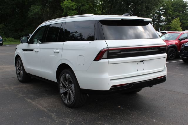 New 2027 Lincoln Navigator Black Label AWD/4WD image 5