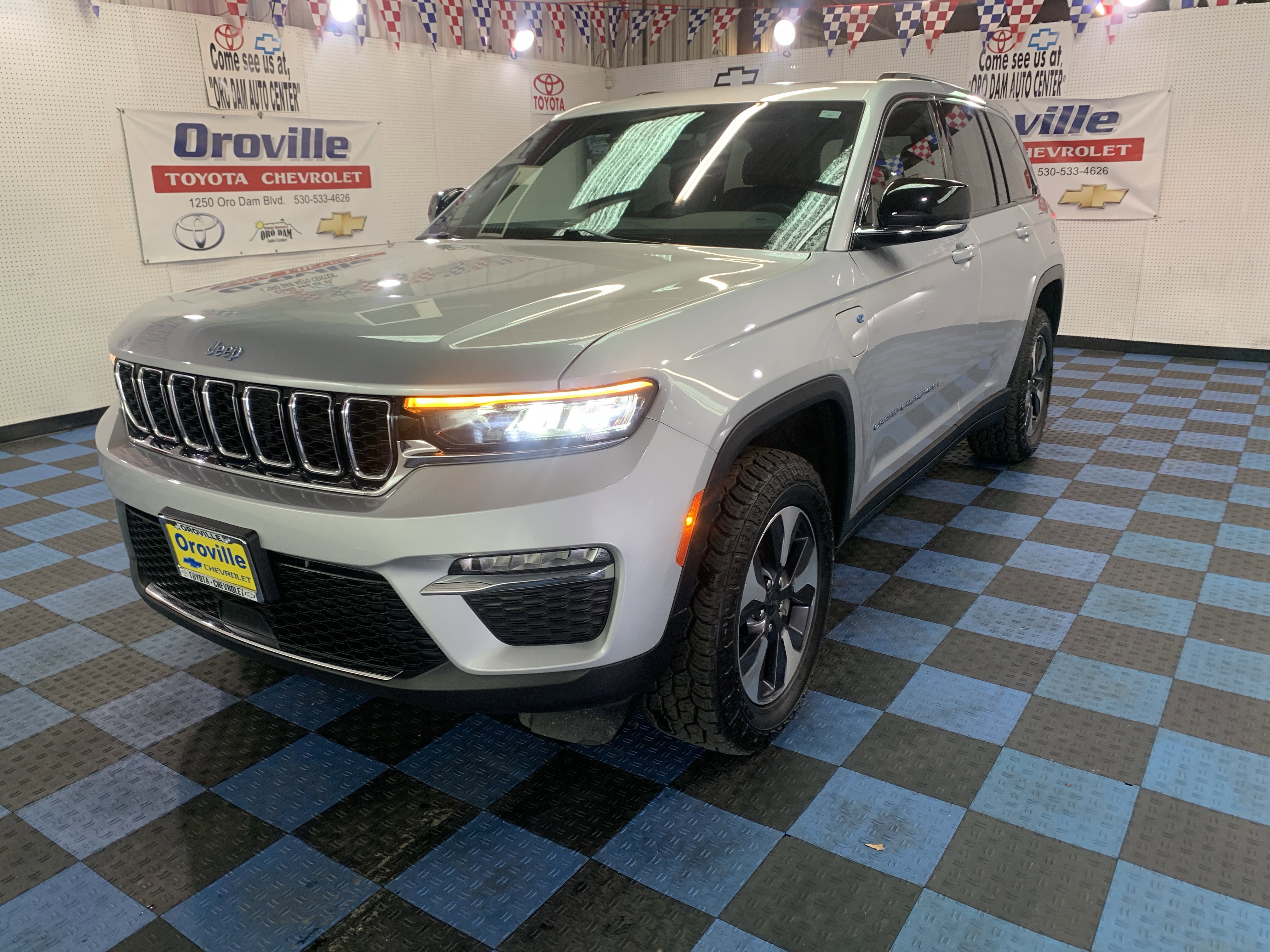 Used 2024 Jeep Grand Cherokee Limited 4xe image 1