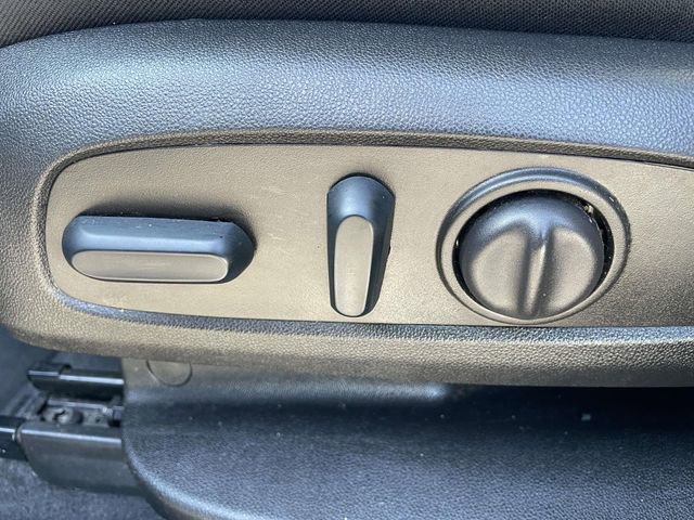 Used 2023 GMC Acadia SLE w/ Driver Convenience Package image 18