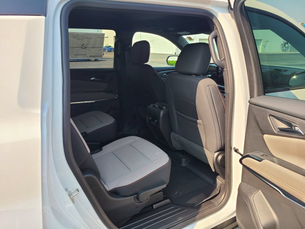 New 2026 Chevrolet Traverse LT w/ Midnight/Sport Edition AWD/4WD image 15