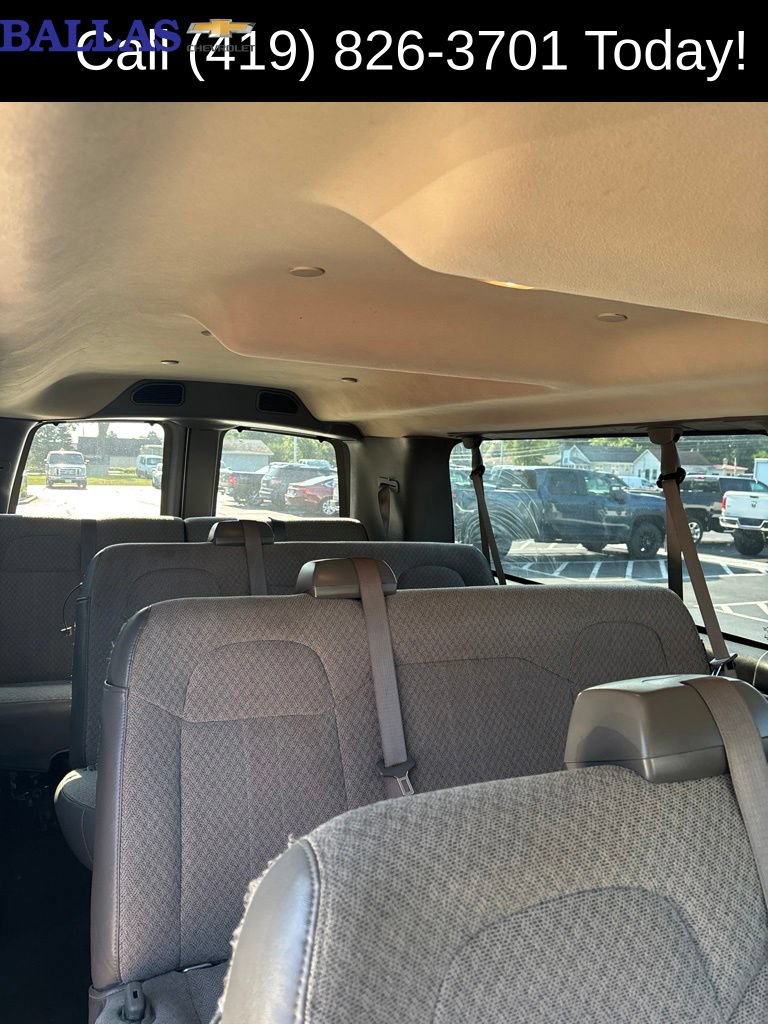 Used 2019 Chevrolet Express 3500 LS RWD image 16