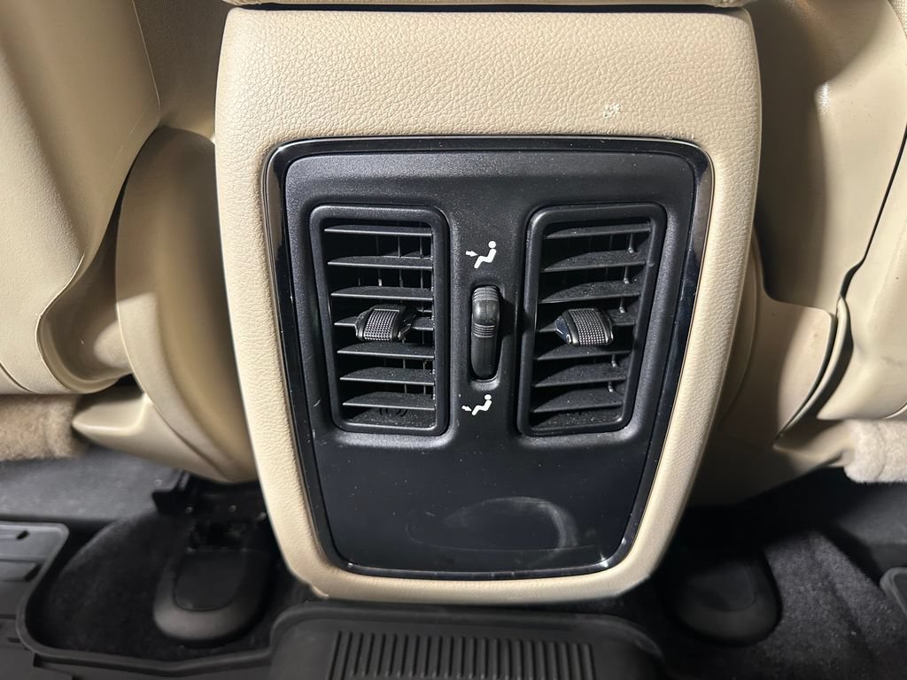 Used 2018 Jeep Grand Cherokee Laredo AWD/4WD image 21
