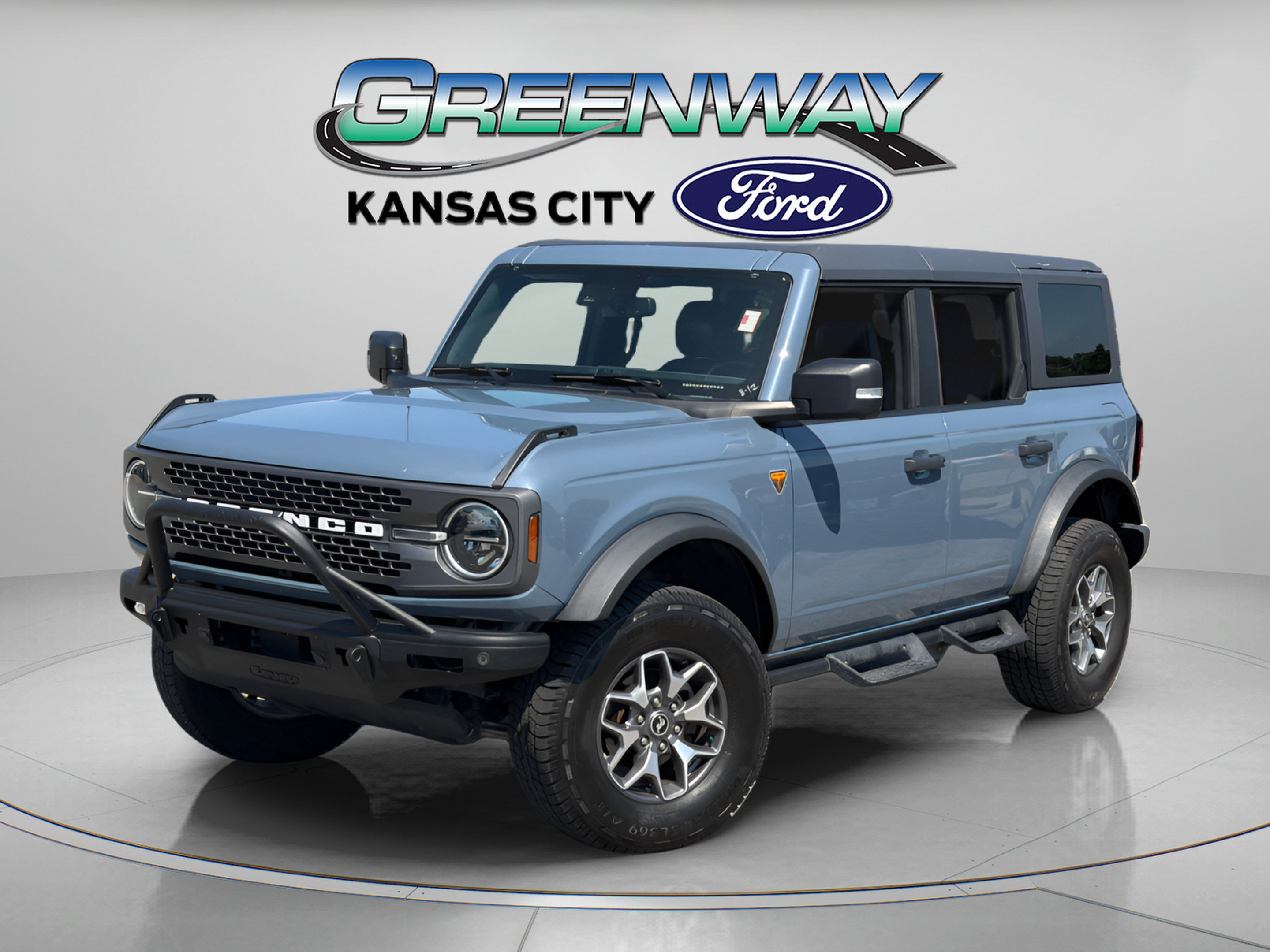 Used 2023 Ford Bronco Badlands AWD/4WD image 3