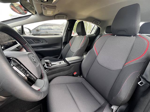 Used 2025 Toyota Prius Plug-In Hybrid FWD image 8