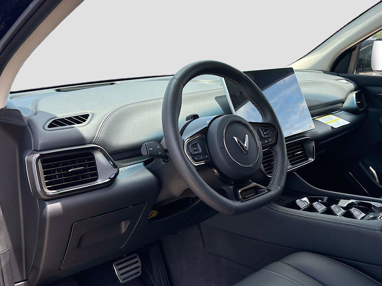 New 2025 VinFast VF 8 Eco AWD/4WD image 9