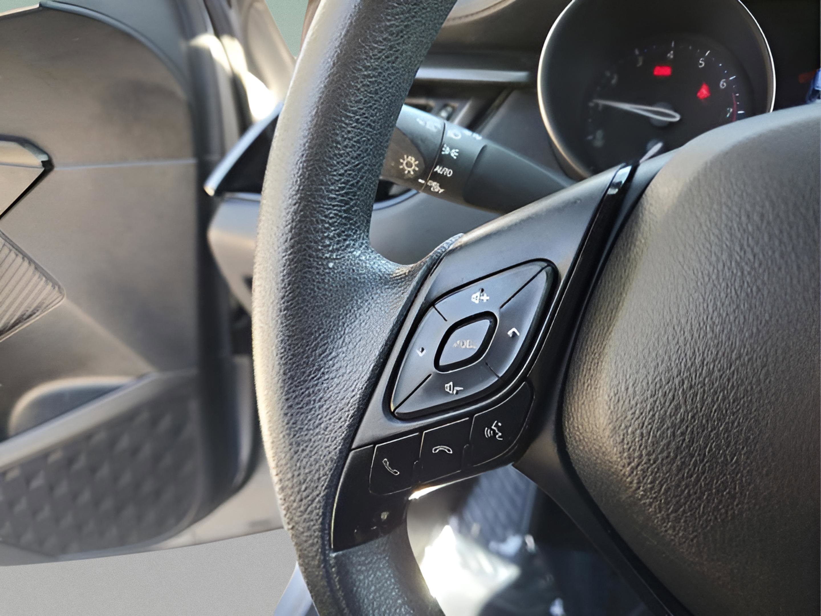 Used 2019 Toyota C-HR LE image 23