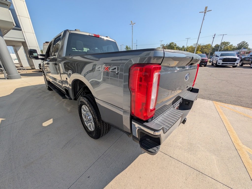 Used 2024 Ford F250 XLT image 7