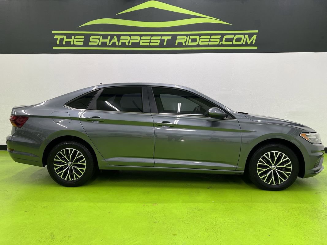 Used 2019 Volkswagen Jetta SE w/ Cold Weather Package FWD image 11