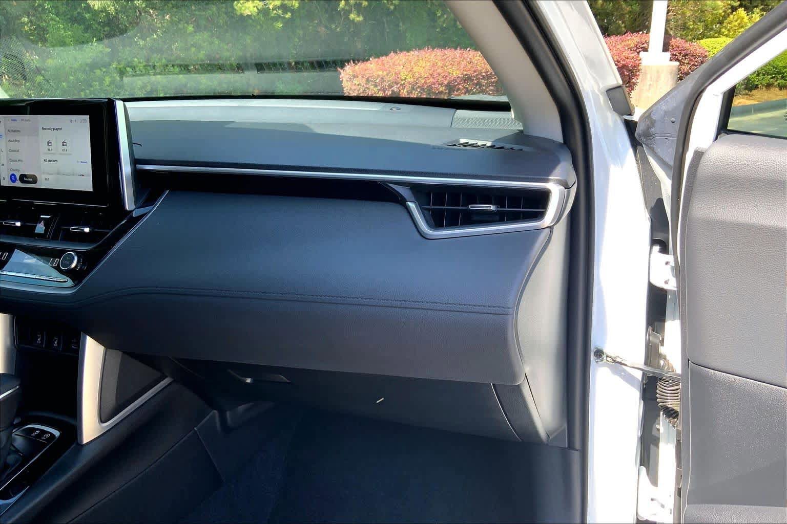 Used 2023 Toyota Corolla Cross XLE w/ Convenience Package image 19