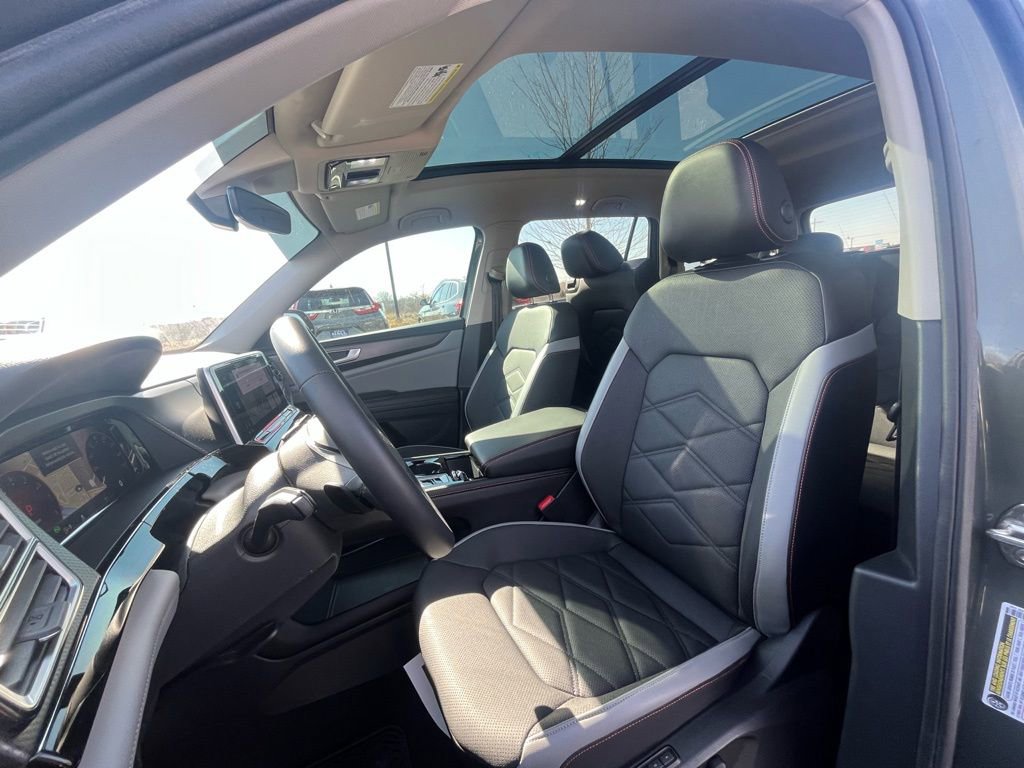 Certified 2024 Volkswagen Atlas Peak Edition SEL image 11