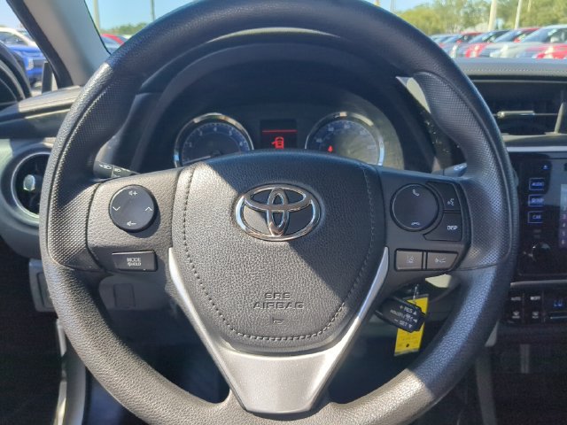 Used 2018 Toyota Corolla LE FWD image 30
