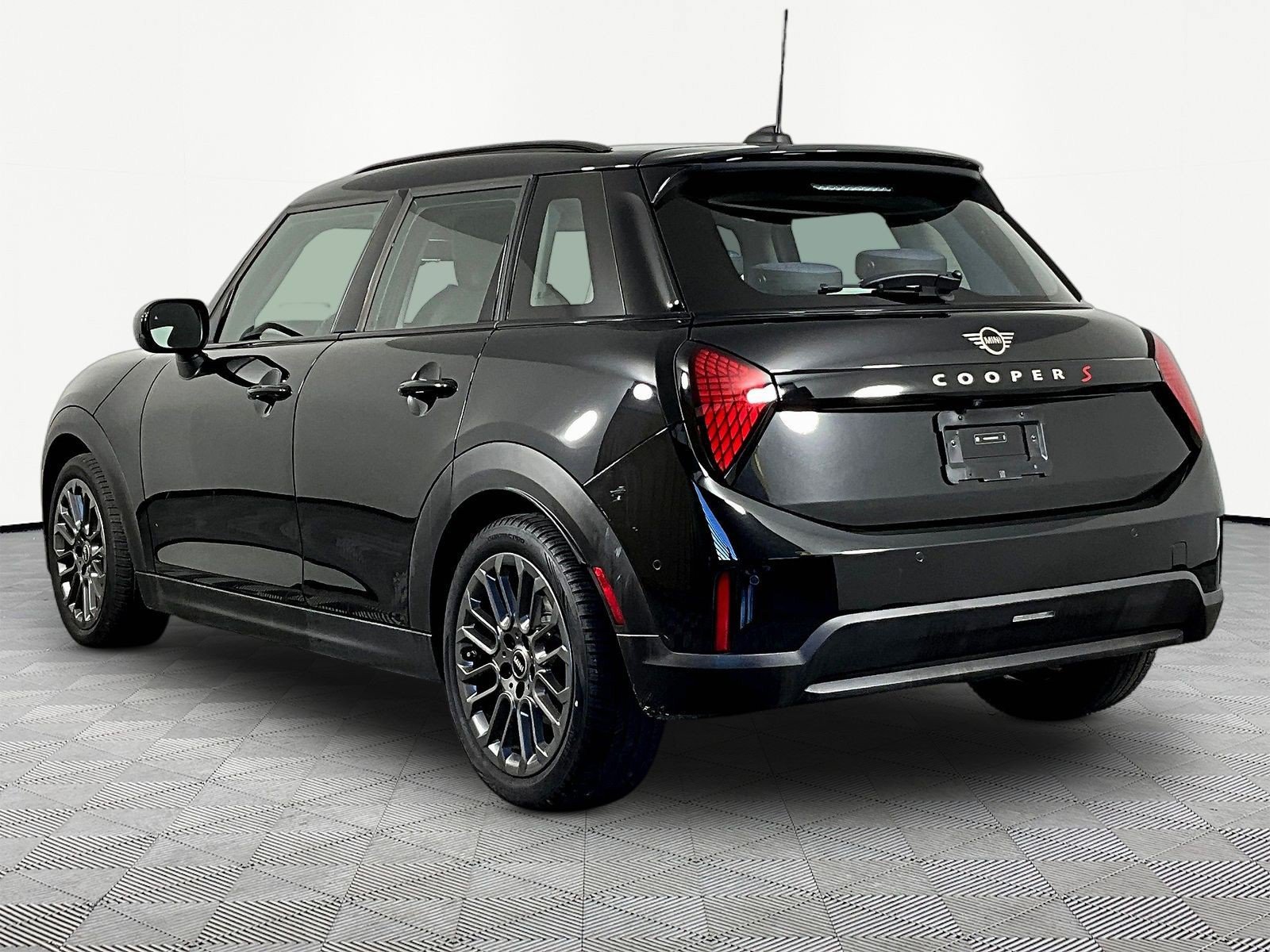 Used 2025 MINI Cooper S FWD image 4