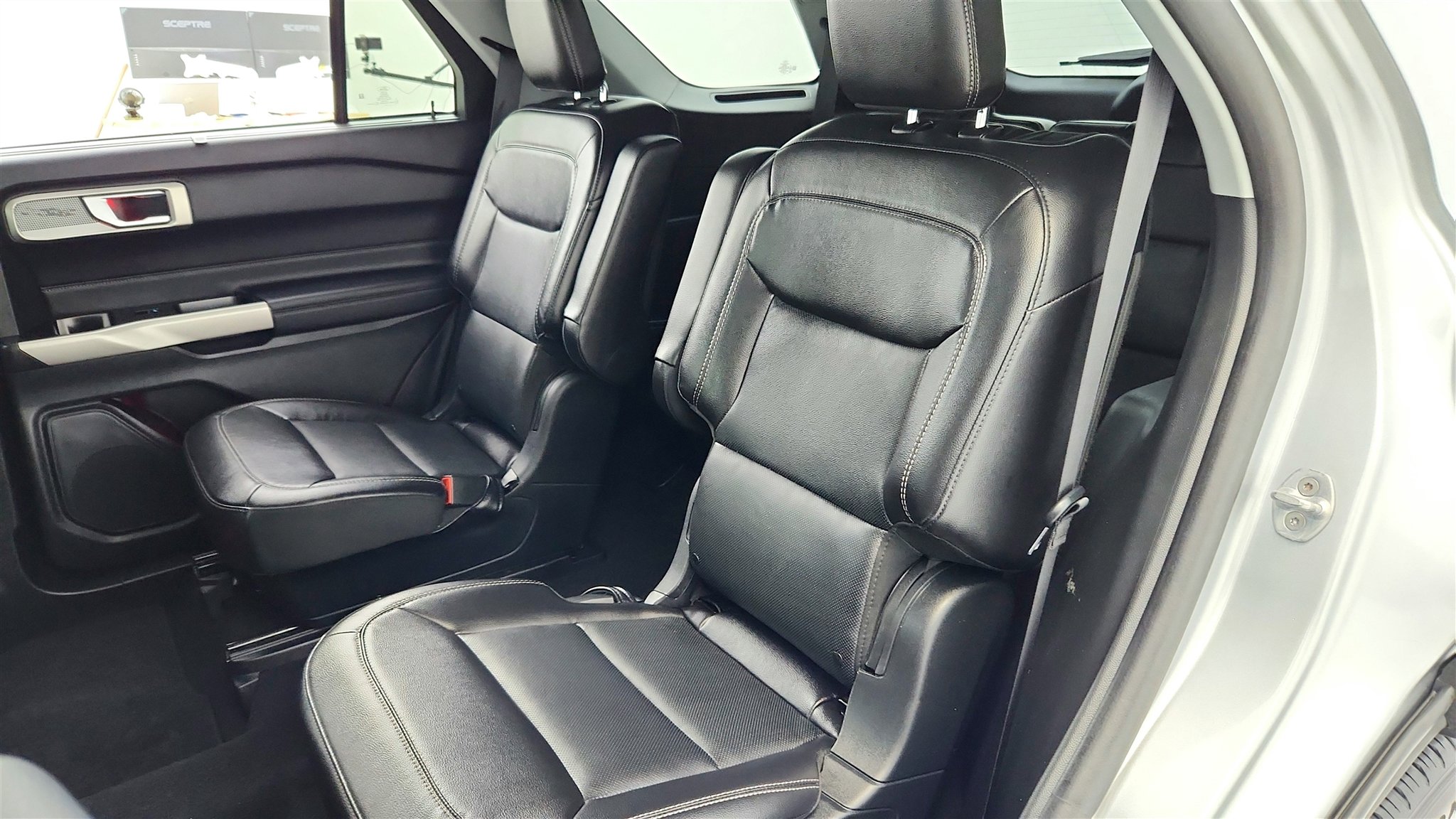 Used 2023 Ford Explorer Limited w/ Equipment Group 301A image 17