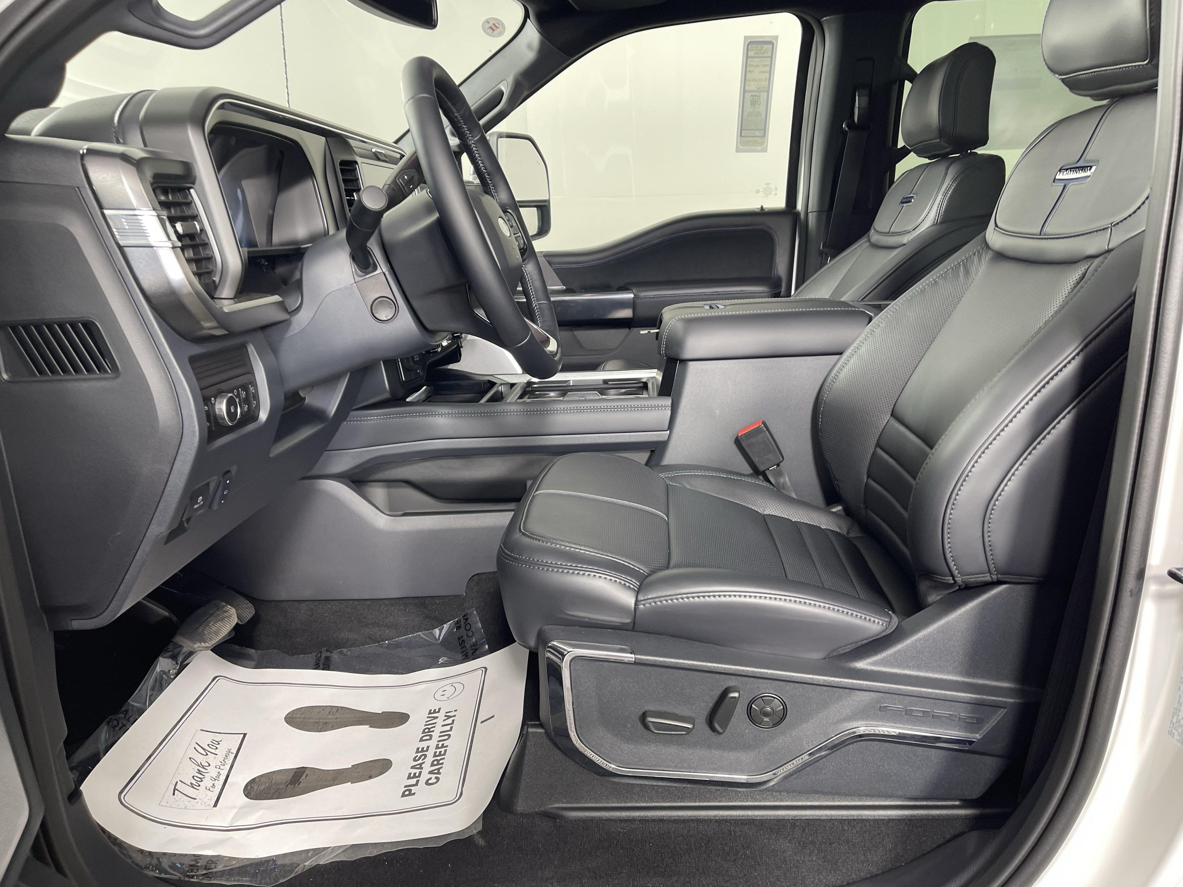 New 2026 Ford F450 Platinum w/ FX4 Off-Road Package AWD/4WD image 9