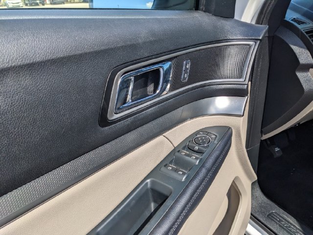 Used 2019 Ford Explorer XLT w/ Equipment Group 202A AWD/4WD image 23
