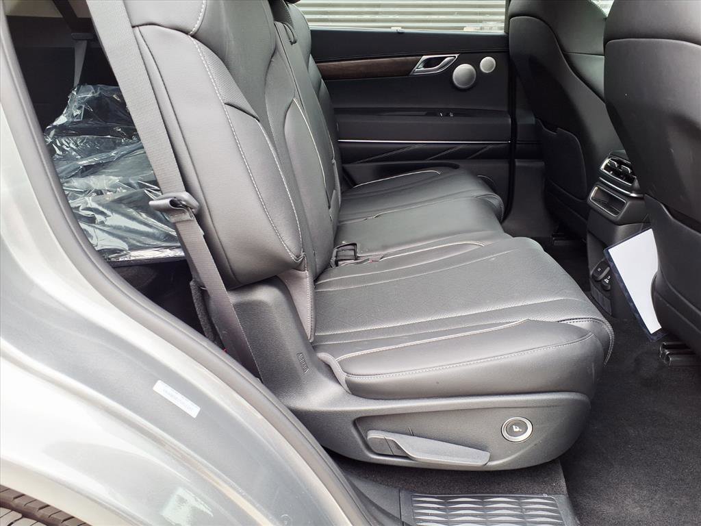 Certified 2026 Genesis GV80 2.5T Advanced image 14