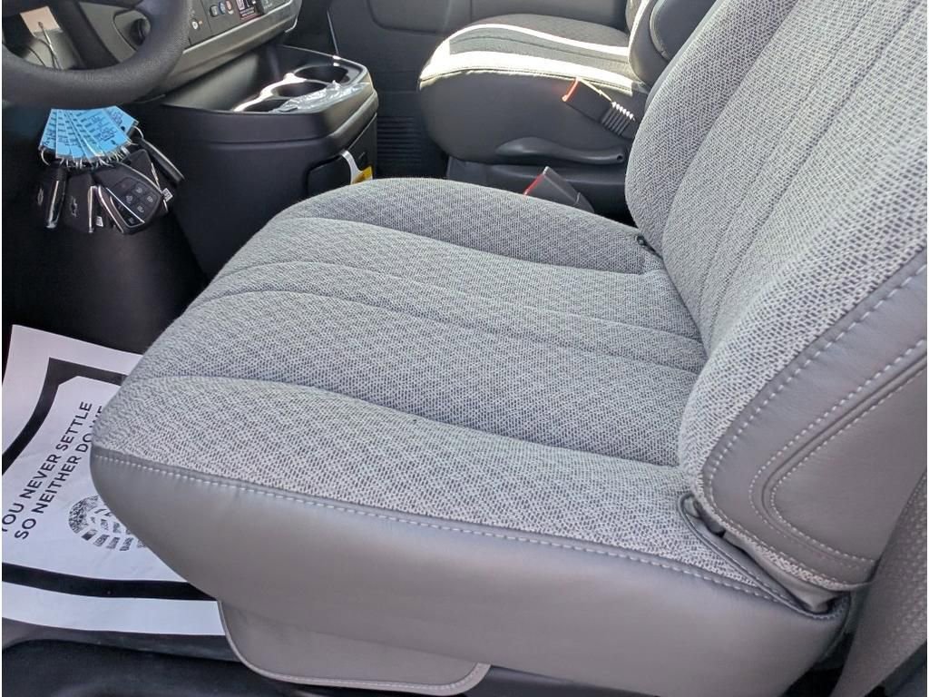 New 2025 Chevrolet Express 3500 Extended w/ Driver Convenience Package image 24