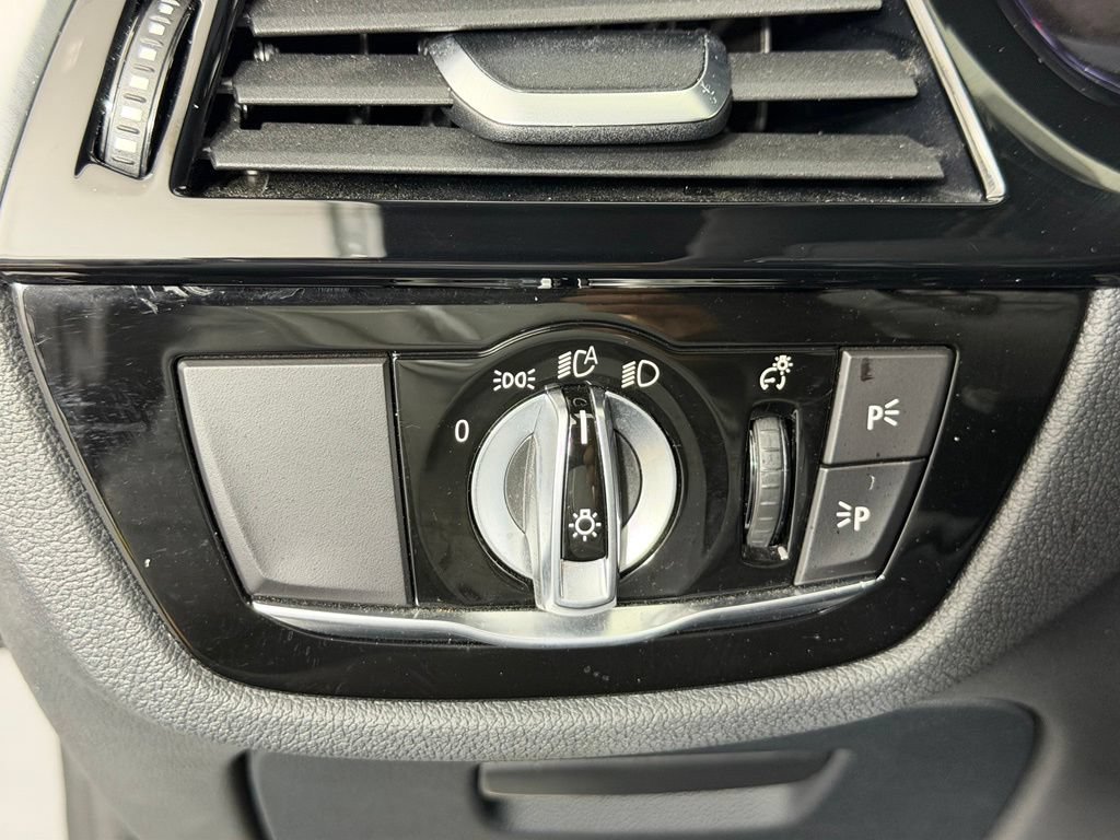 Used 2022 BMW M550i xDrive AWD/4WD image 27