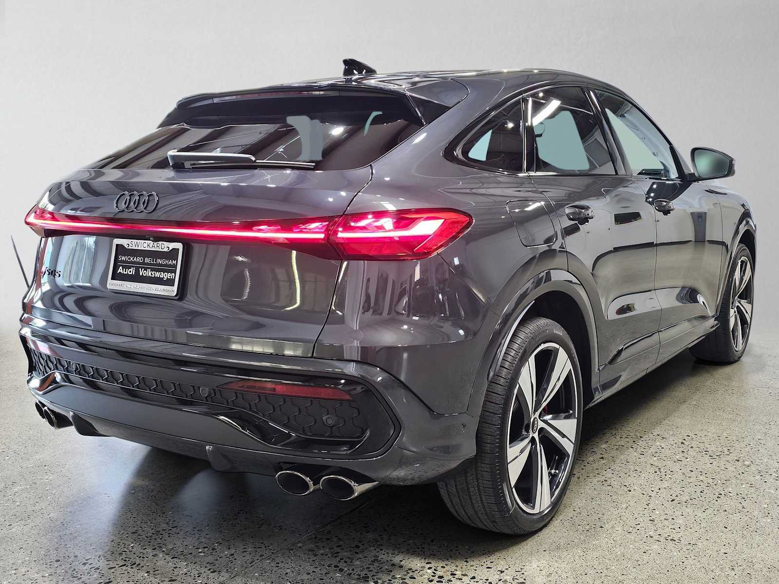 New 2026 Audi SQ5 Prestige AWD/4WD image 3