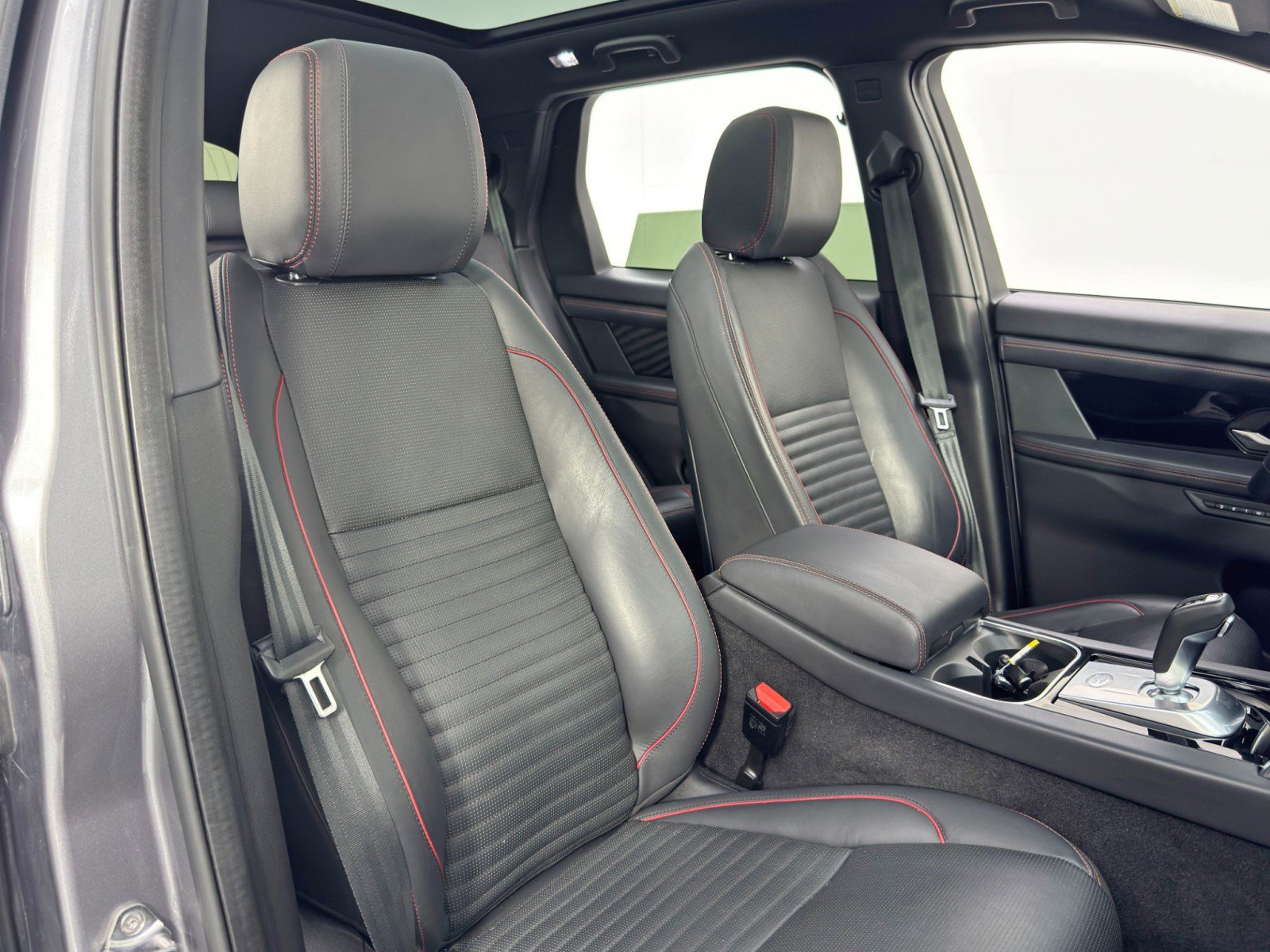 Used 2021 Land Rover Discovery Sport SE R-Dynamic image 39