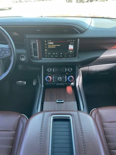 Used 2023 GMC Yukon Denali Ultimate AWD/4WD image 15