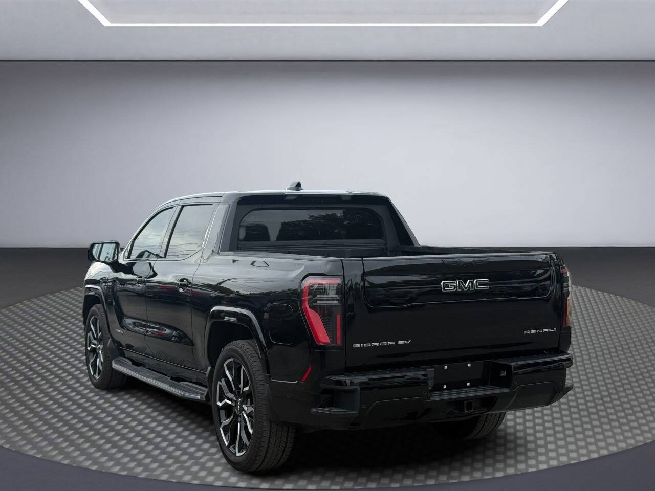 Used 2025 GMC Sierra EV Denali AWD/4WD image 5