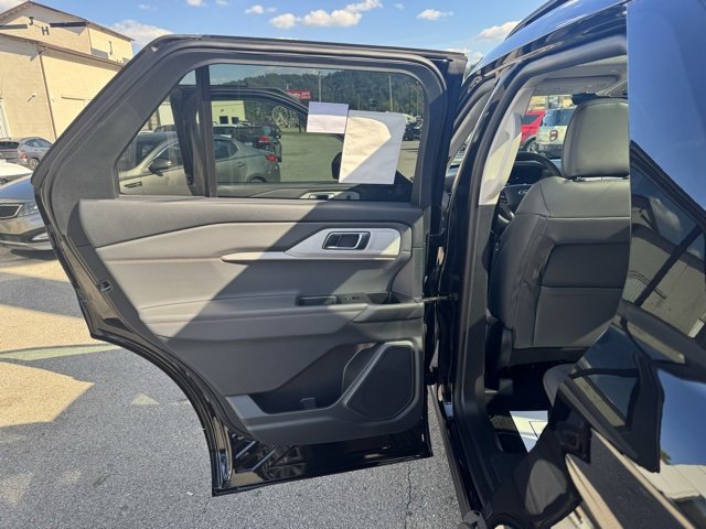 New 2025 Ford Explorer Active w/ Active Comfort Package image 14