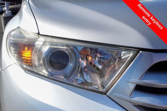 Used 2012 Toyota Highlander FWD image 6