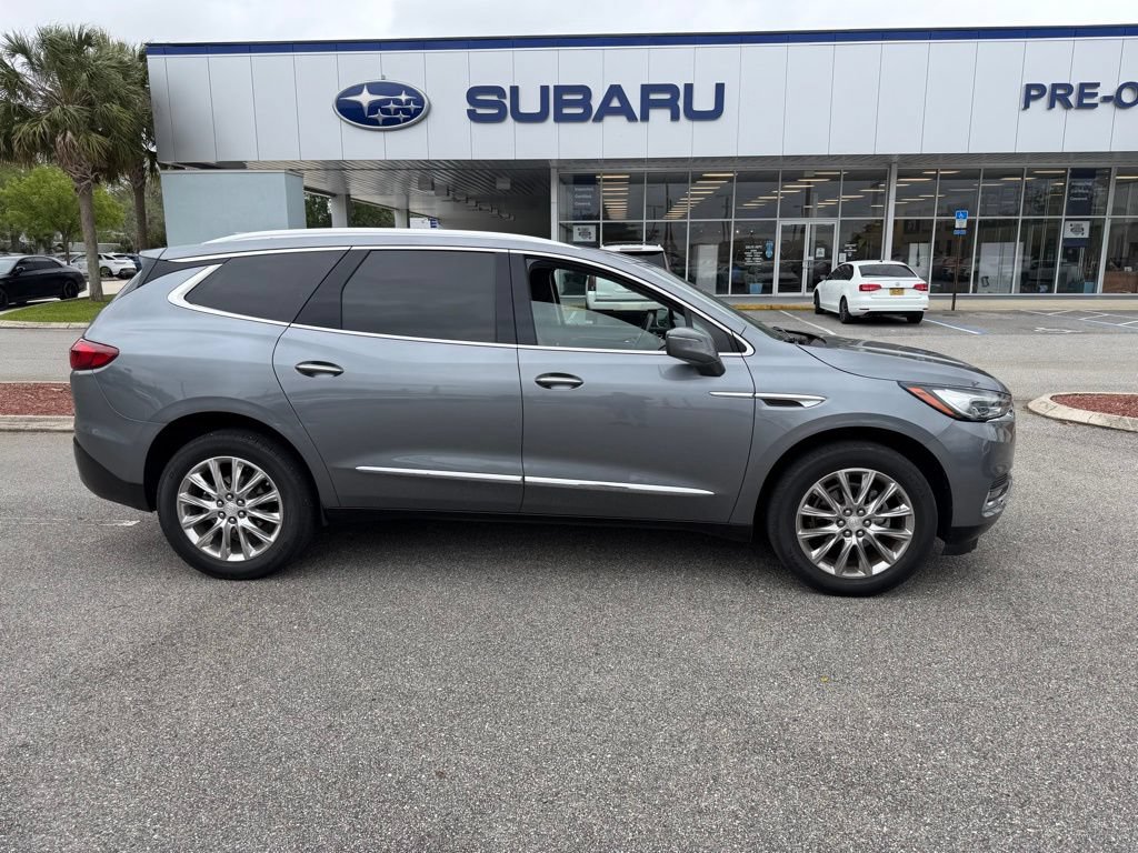 Used 2020 Buick Enclave Essence FWD image 2