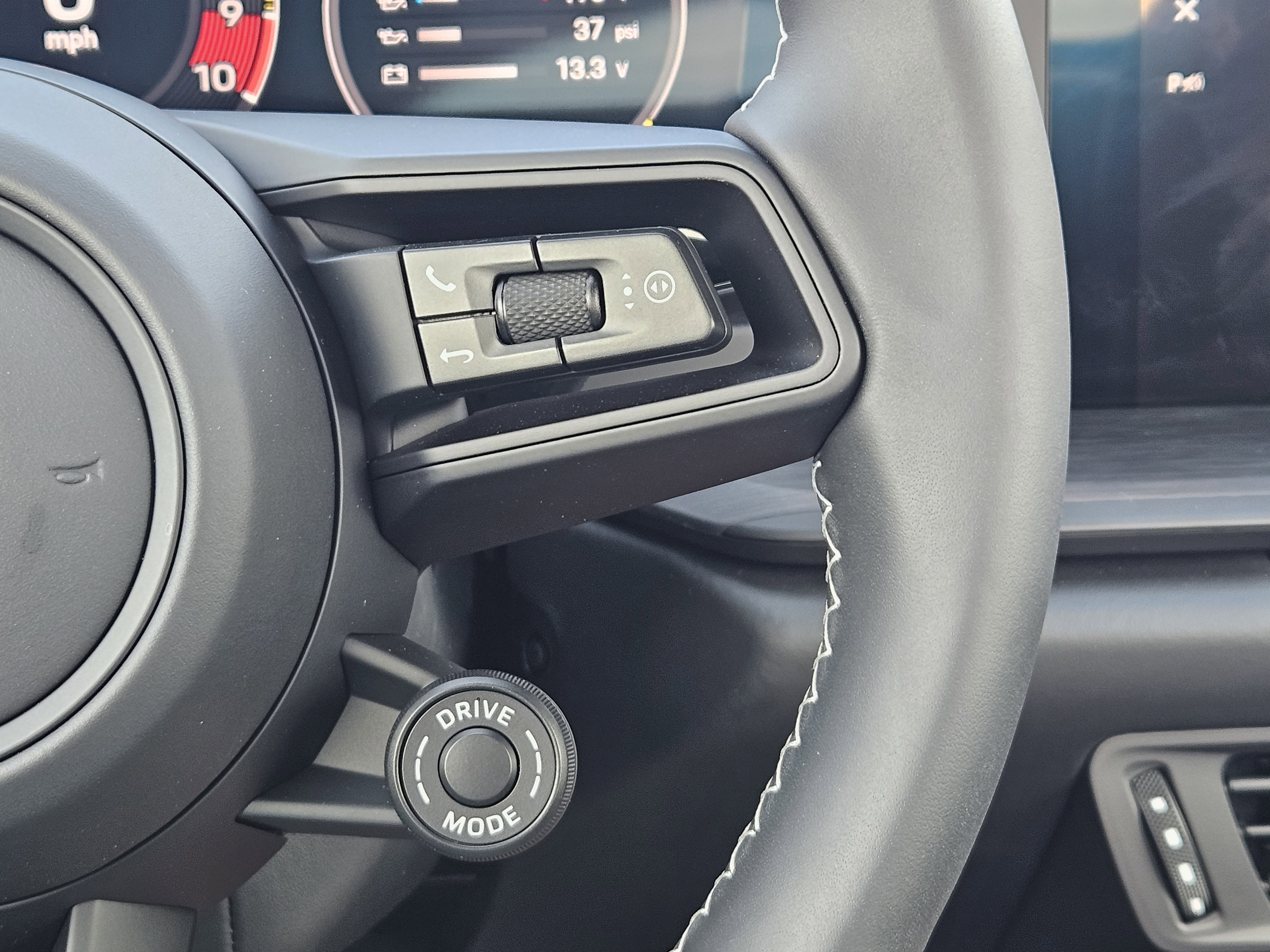 Certified 2025 Porsche 911 GT3 image 29