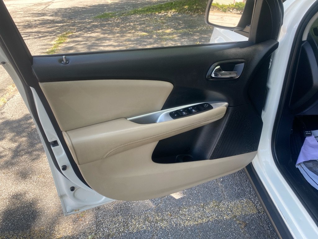 Used 2016 Dodge Journey SE w/ Flexible Seating Group FWD image 10