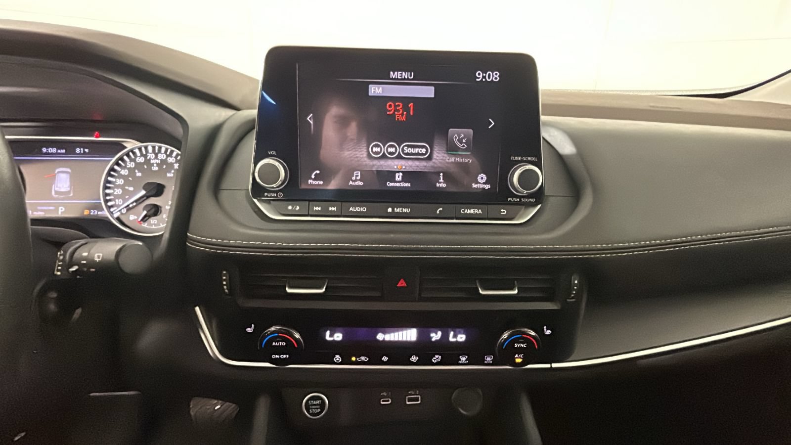 Used 2023 Nissan Rogue FWD image 25
