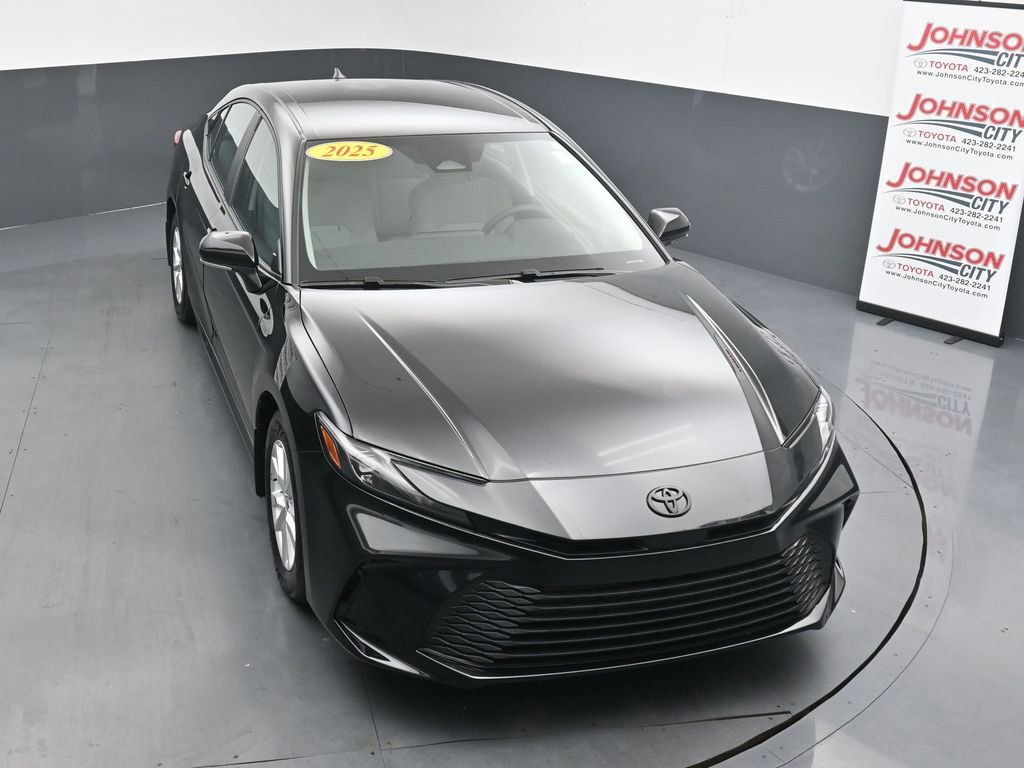 Used 2025 Toyota Camry LE FWD image 25