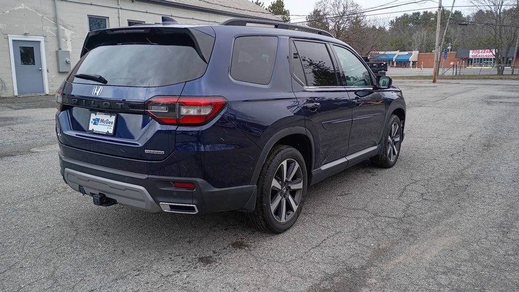 Used 2023 Honda Pilot Touring image 7