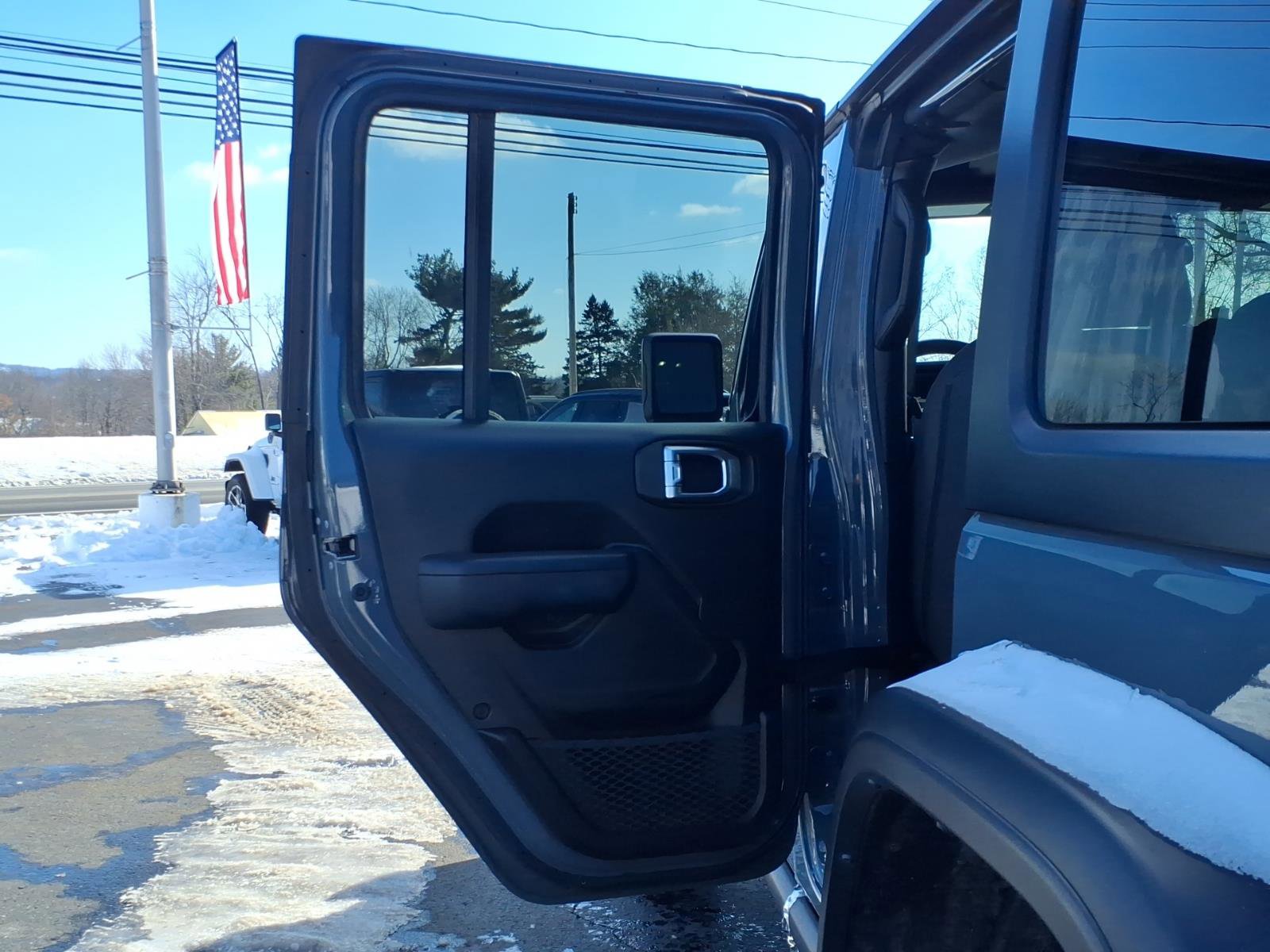Used 2024 Jeep Wrangler Unlimited AWD/4WD image 12