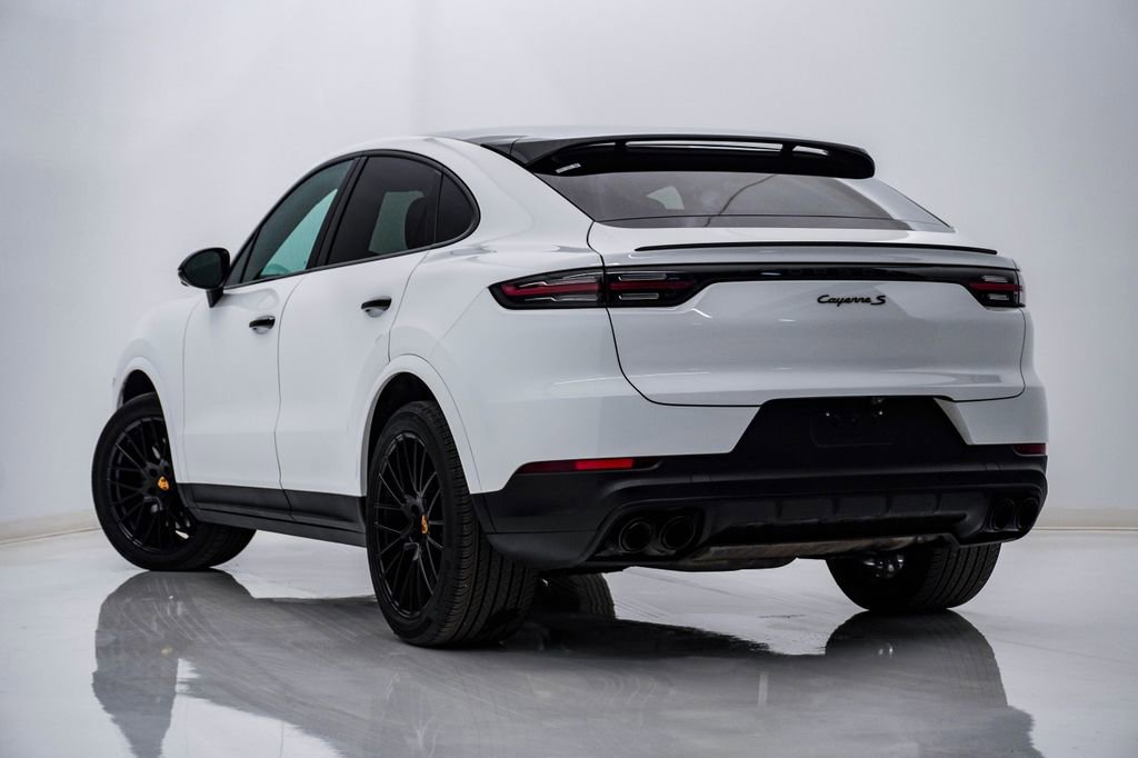 Certified 2023 Porsche Cayenne S image 3