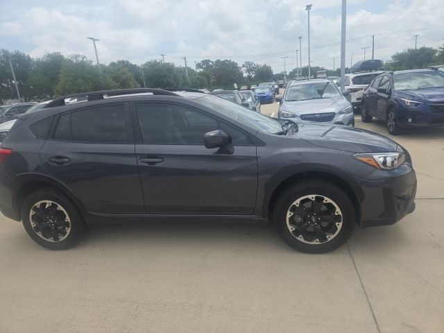 Used 2021 Subaru Crosstrek 2.0i Premium w/ Moonroof Package AWD/4WD image 2