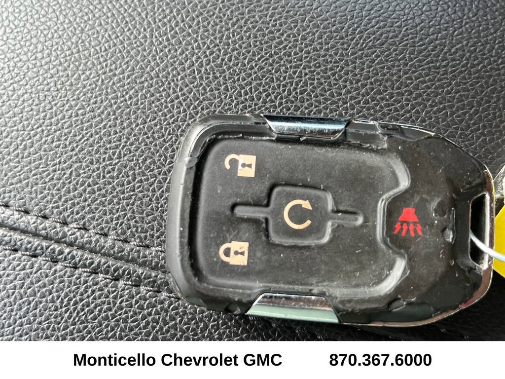 Used 2024 GMC Terrain SLE w/ Driver Convenience Package FWD image 24