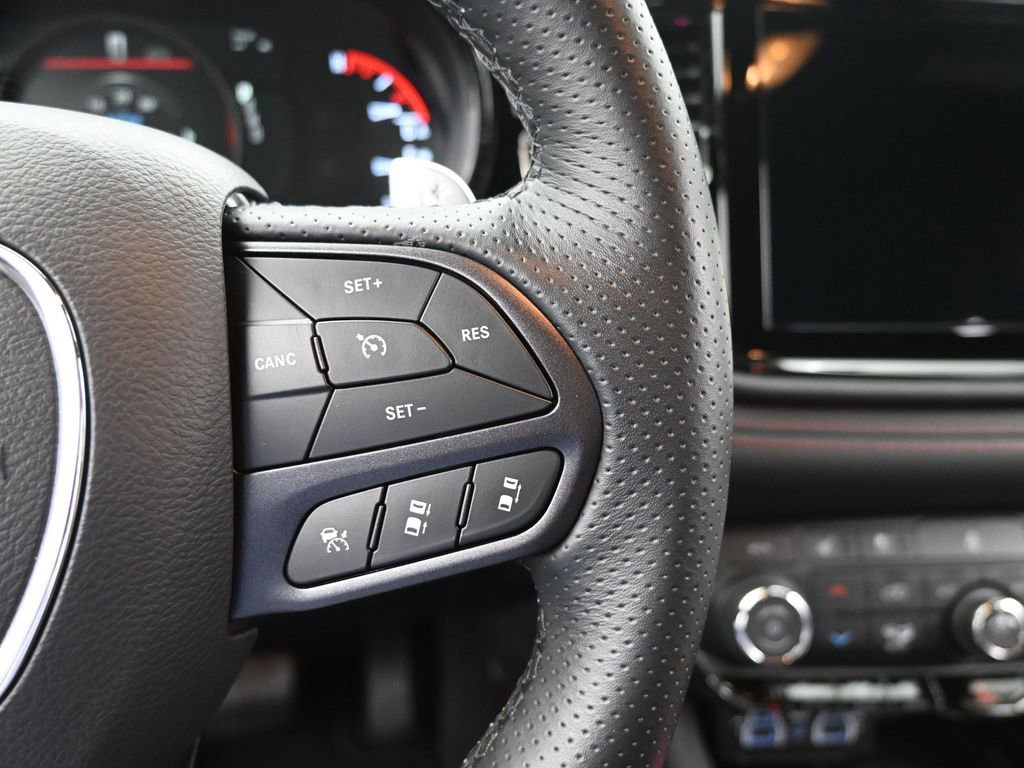 Used 2025 Dodge Durango GT image 34