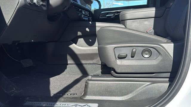 New 2026 Chevrolet Tahoe High Country w/ Sun And Tow Package image 14